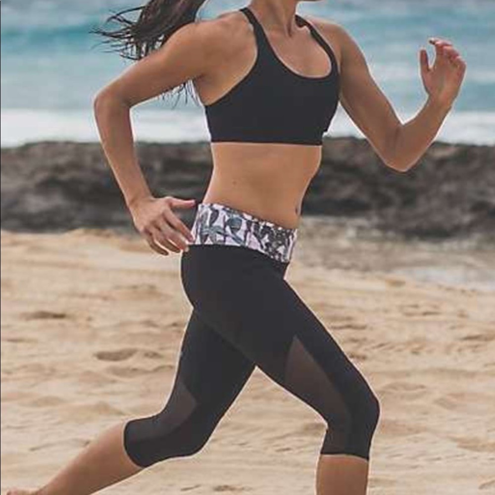 NWOT Lululemon crop   Size 6